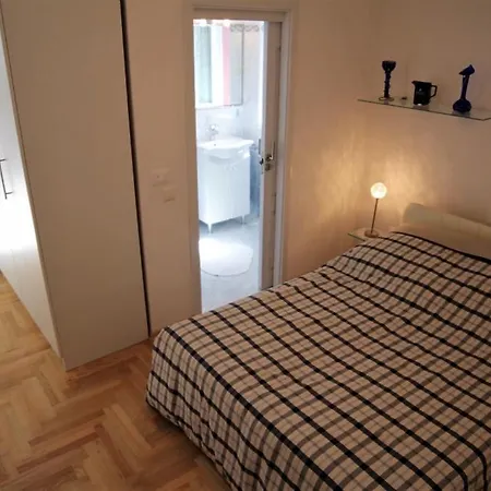 Апартаменти Guesthouse Rovinj