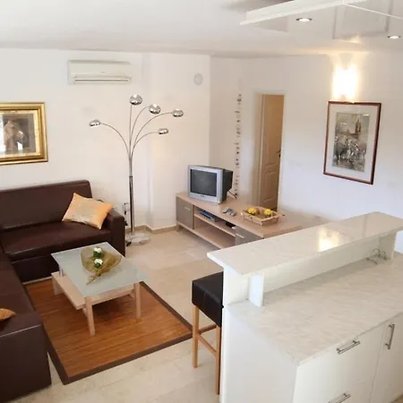 Guesthouse Rovinj Апартаменти Ровінь