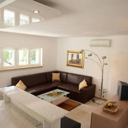 Guesthouse Rovinj Апартаменти Ровінь
