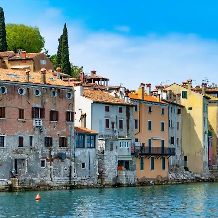 Апартаменти Guesthouse Rovinj